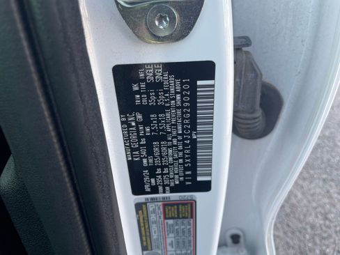 Used 2024 Kia Sorento S image 32