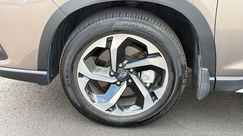 Certified 2024 Subaru Forester Touring AWD/4WD image 9
