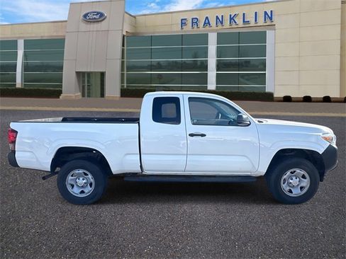 Used 2023 Toyota Tacoma SR image 8
