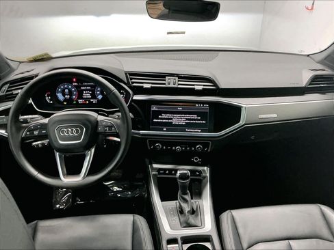 Certified 2025 Audi Q3 2.0T Premium image 17