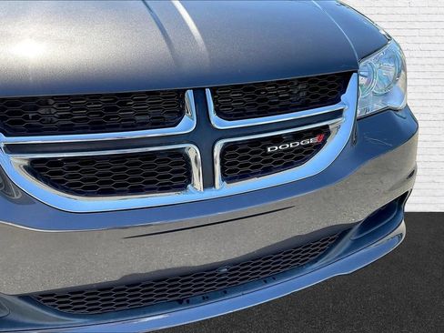 Used 2019 Dodge Grand Caravan SE FWD image 30