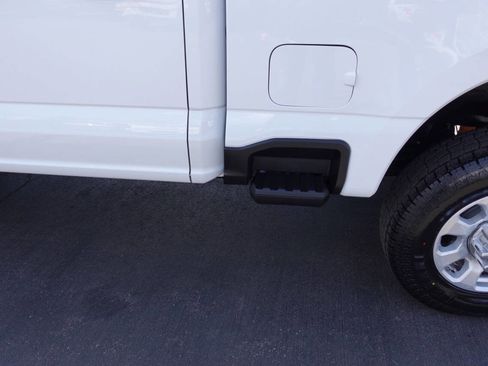 Used 2023 Ford F250 XLT w/ FX4 Off-Road Package image 25