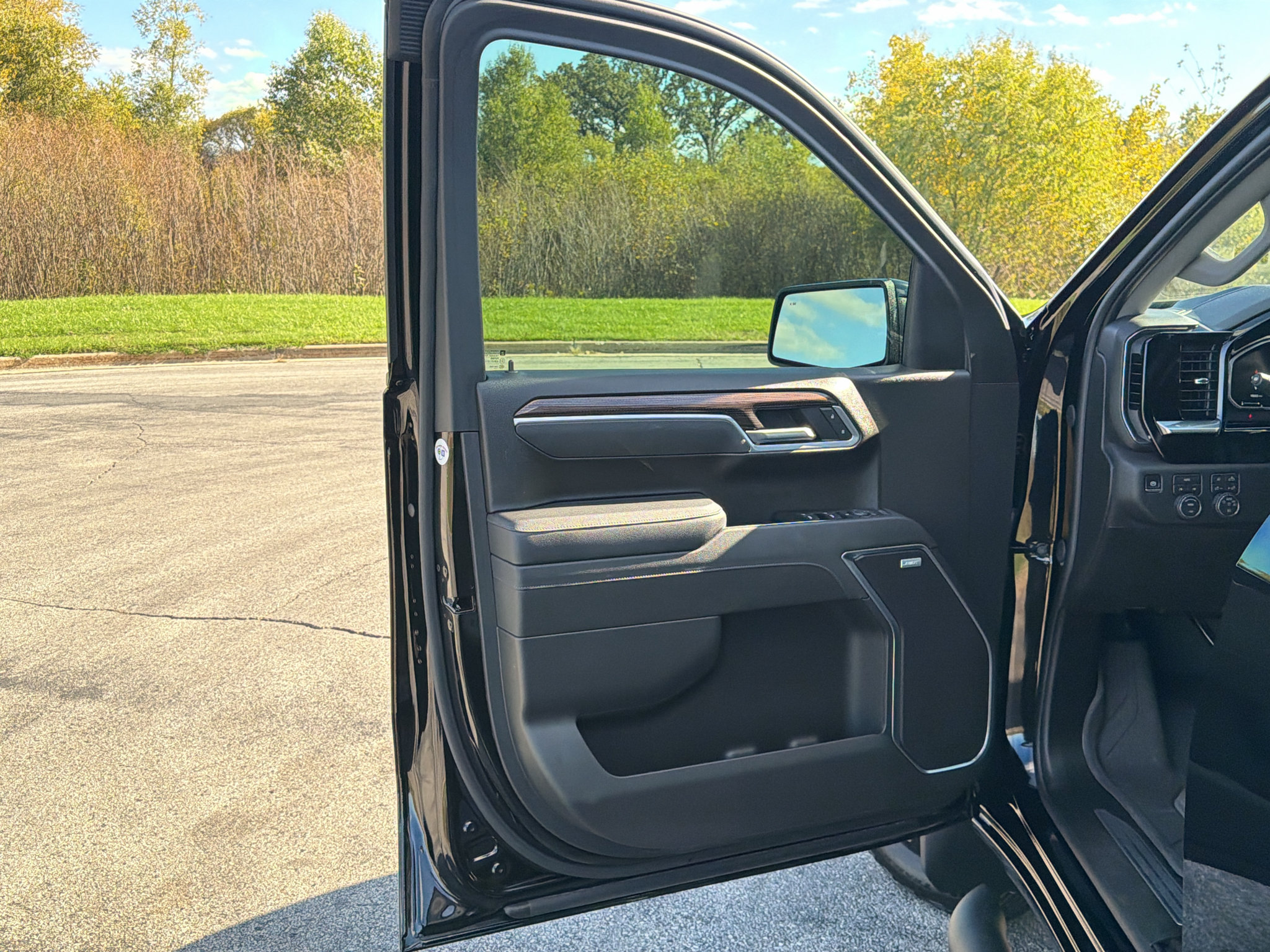 Used 2026 Chevrolet Silverado 1500 RST w/ Redline Edition AWD/4WD image 10