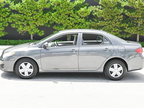 Used 2010 Toyota Corolla LE image 5