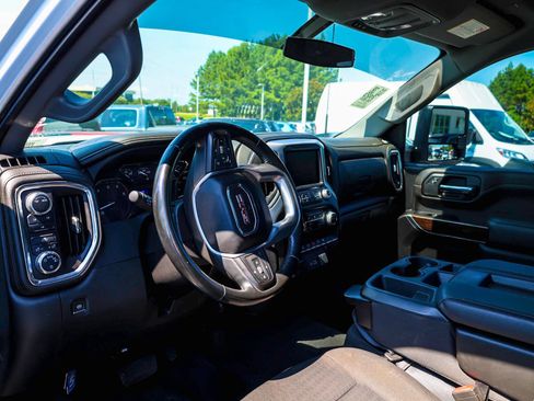 Used 2023 GMC Sierra 3500 SLE AWD/4WD image 3