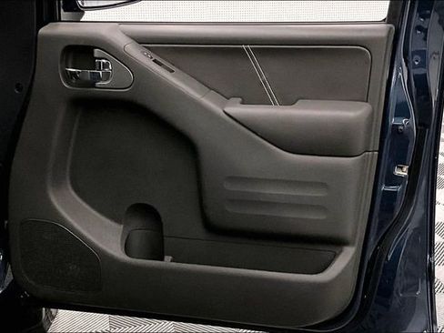 Used 2021 Nissan Frontier PRO-4X w/ Pro-4x Utility Package image 22