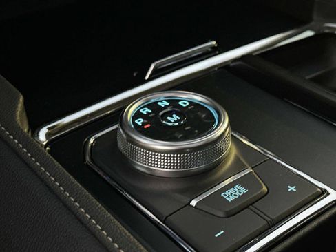 Used 2024 Ford Expedition Max XLT image 31