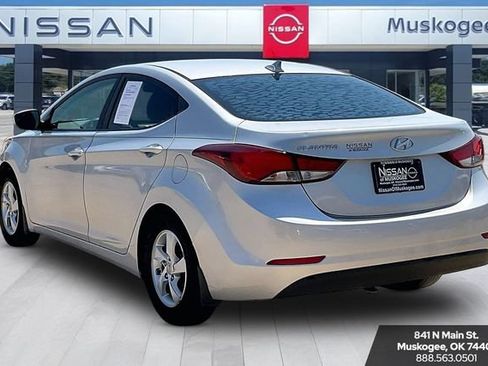 Used 2014 Hyundai Elantra SE FWD image 4