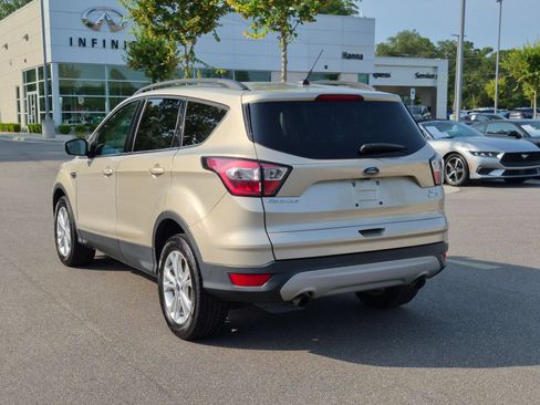 Used 2018 Ford Escape SE AWD/4WD image 5