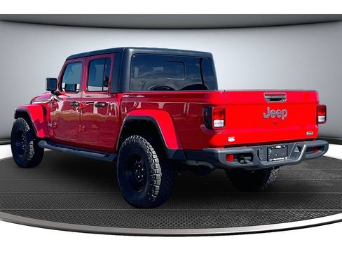 Used 2023 Jeep Gladiator Overland AWD/4WD image 14