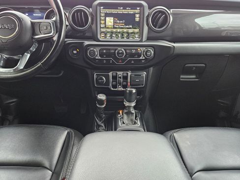Used 2021 Jeep Wrangler Unlimited Sahara image 10