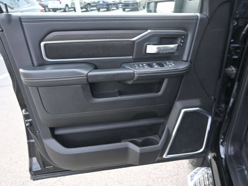Used 2025 RAM 2500 Laramie AWD/4WD image 29