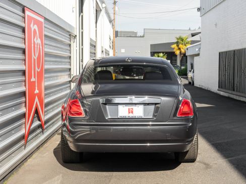 Used 2017 Rolls-Royce Ghost RWD image 46