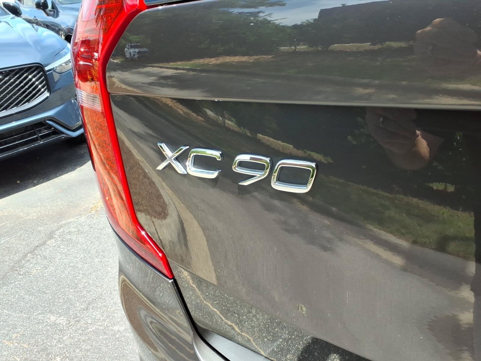 Certified 2024 Volvo XC90 T8 Plus w/ Protection Package Premier AWD/4WD image 5