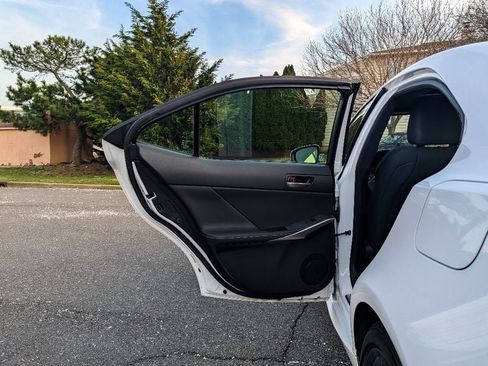 Used 2019 Lexus IS 300 F Sport w/ F Sport Package AWD/4WD image 11