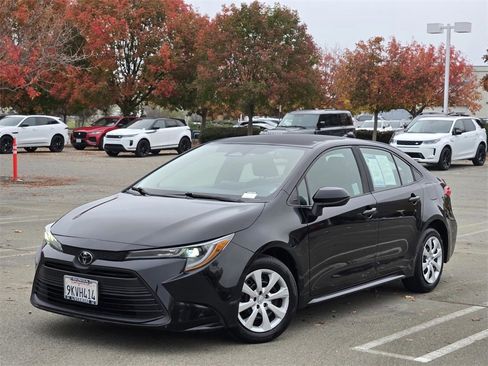 Used 2024 Toyota Corolla LE image 1