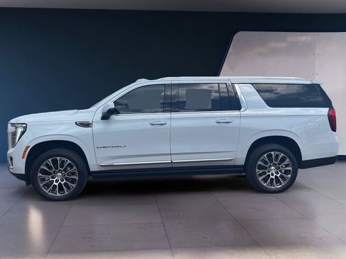 Used 2026 GMC Yukon XL Denali w/ Denali Reserve Package AWD/4WD image 2