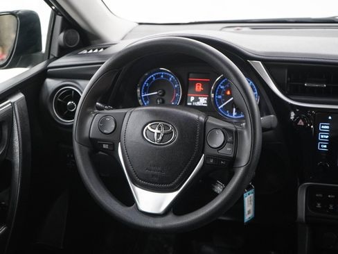 Used 2018 Toyota Corolla LE FWD image 14
