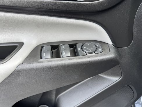 Certified 2022 Chevrolet Equinox LS image 11