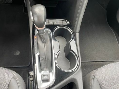 Used 2022 Buick Encore GX Select w/ Experience Buick Package image 17