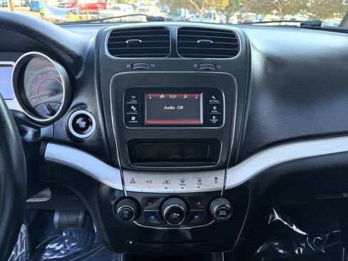 Used 2017 Dodge Journey Crossroad FWD image 23
