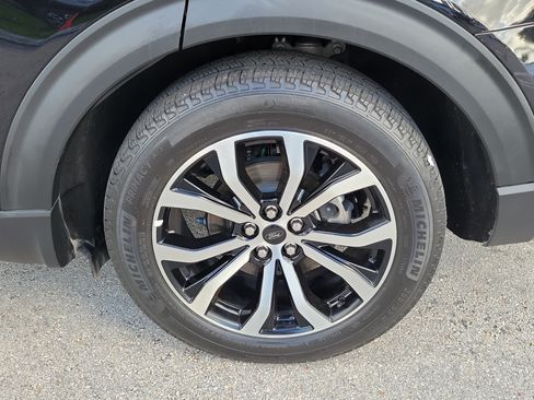 Used 2025 Ford Explorer ST-Line w/ Premium Package RWD image 25