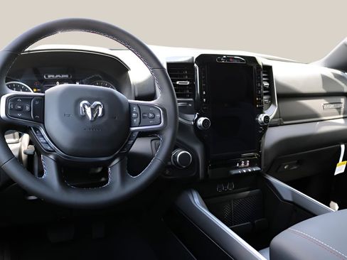 New 2026 RAM 1500 4x4 Crew Cab image 15