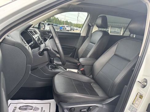 Used 2021 Volkswagen Tiguan SEL FWD image 13