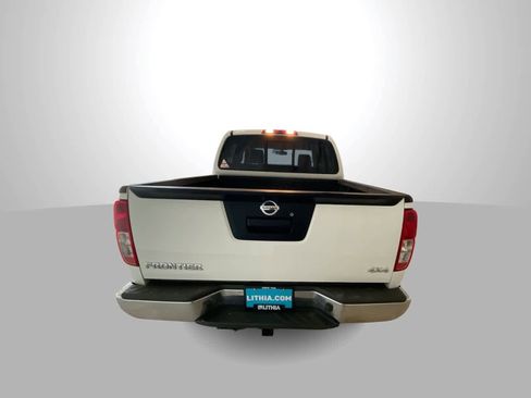 Used 2017 Nissan Frontier SV image 7
