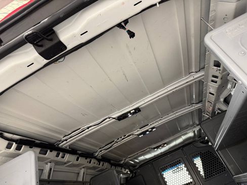 Used 2016 Chevrolet Express 2500 RWD image 25