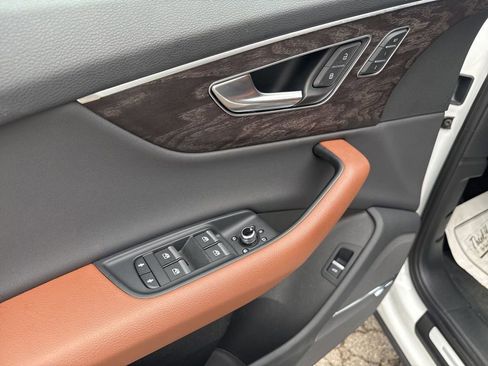 Used 2020 Audi Q7 3.0T Premium Plus w/ Premium Plus Package image 40