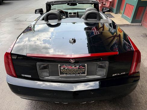 Used 2005 Cadillac XLR RWD image 12