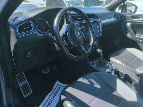 Used 2021 Volkswagen Tiguan SE AWD/4WD image 9