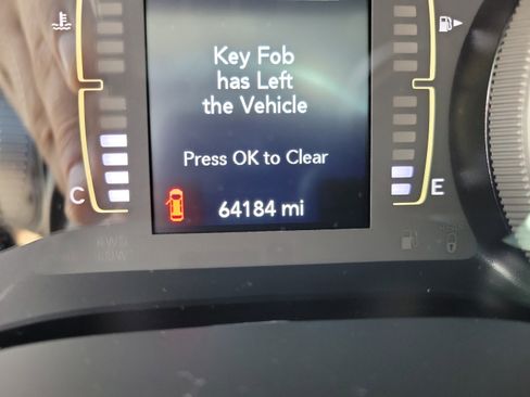 Used 2021 Jeep Cherokee Latitude Plus AWD/4WD image 19