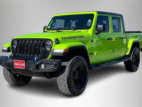 Used 2021 Jeep Gladiator Sport image 2