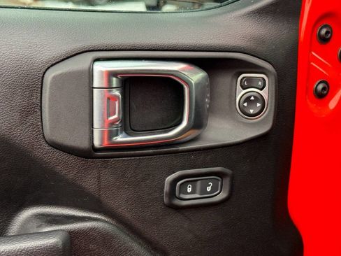 Used 2023 Jeep Wrangler Sport S image 24