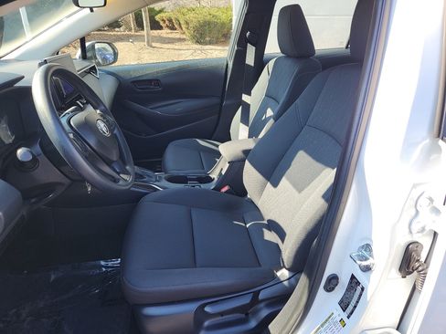 Certified 2025 Toyota Corolla LE image 17