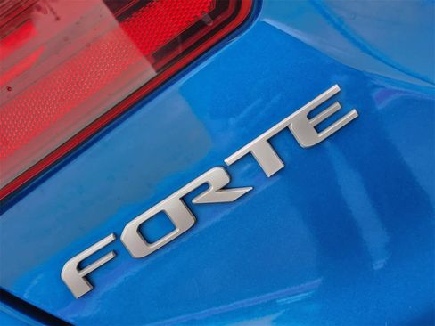 Certified 2023 Kia Forte GT w/ GT2 Package image 11