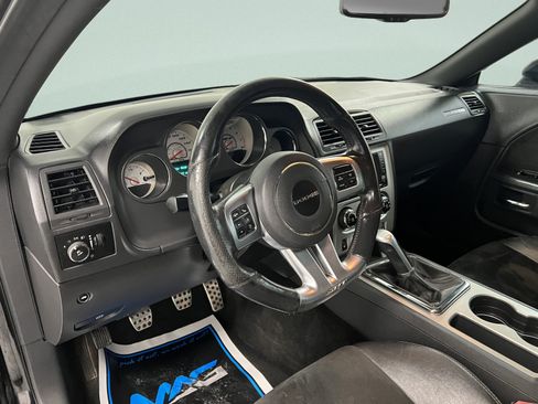 Used 2012 Dodge Challenger SRT8 RWD image 11