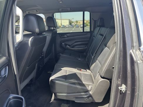 Used 2018 Chevrolet Suburban LT AWD/4WD image 19