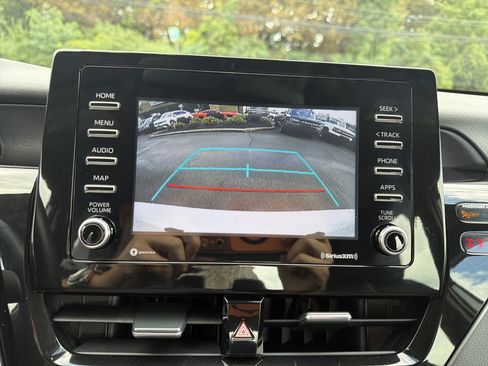 Used 2022 Toyota Camry SE w/ Carpet Mat Package (TMS) FWD image 19