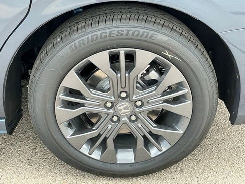 New 2026 Honda Odyssey Touring image 5