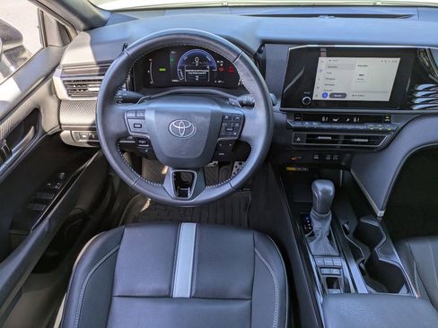 Certified 2025 Toyota Camry SE w/ Convenience Package image 15