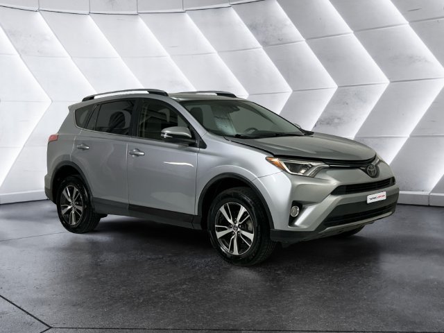 Used 2018 Toyota RAV4 XLE w/ Plus Extra Value Package AWD/4WD image 1