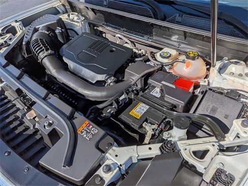 Used 2023 GMC Acadia SLT image 43