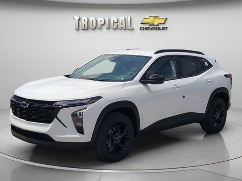 New 2026 Chevrolet Trax LT w/ Midnight Edition FWD image 1