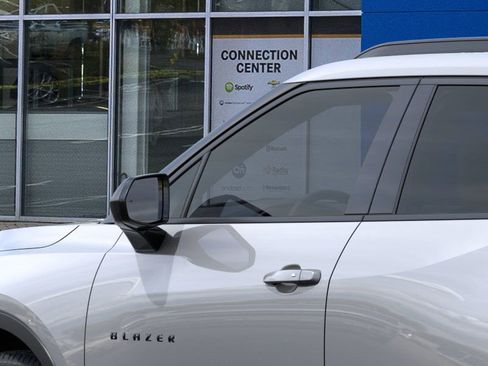 New 2025 Chevrolet Blazer LT image 36