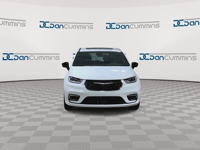 New 2026 Chrysler Pacifica Limited