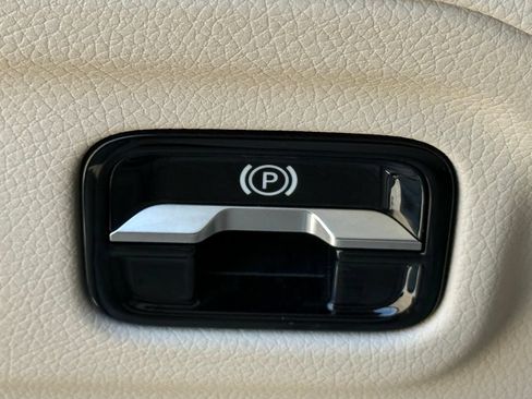 Used 2023 Mercedes-Benz EQS 450+ SUV image 30
