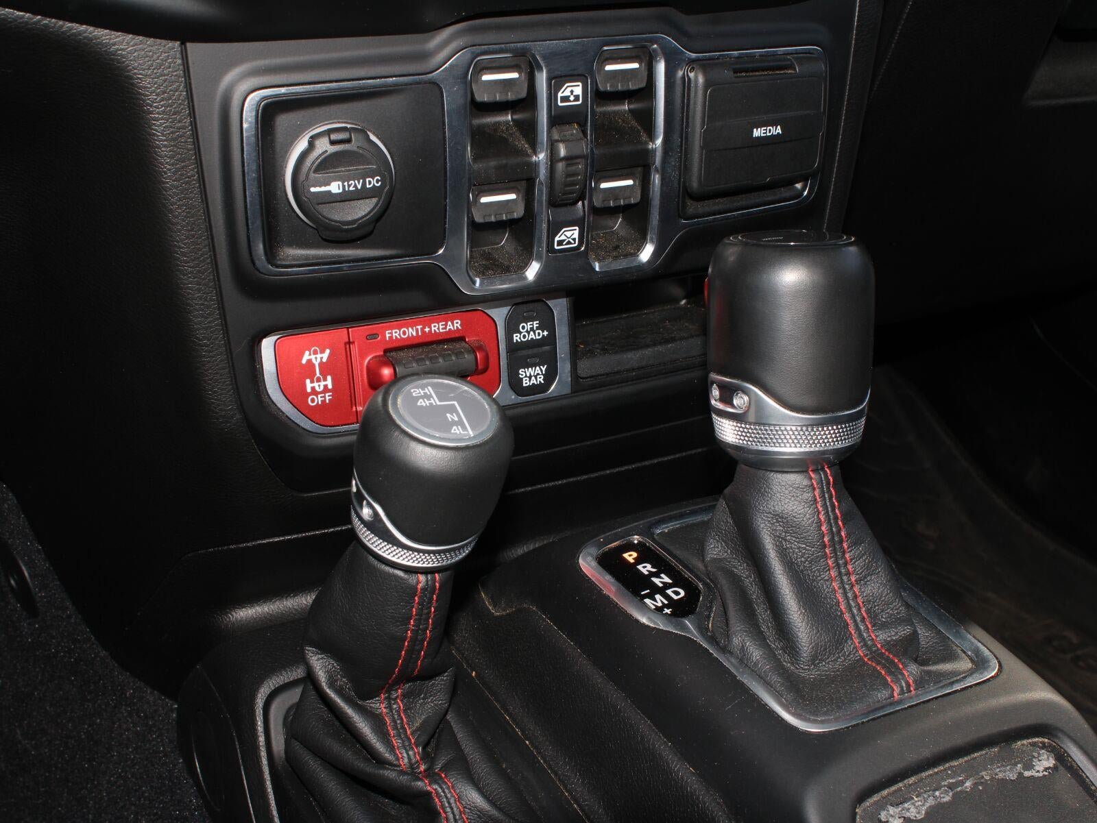 Used 2022 Jeep Gladiator Rubicon w/ LED Lighting Group AWD/4WD image 13